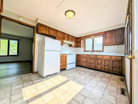 430 3rd St, Kenyon, MN 55946 photo 2