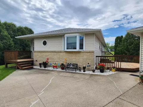 460 2nd St SW, Plainview, MN 55964 photo 4