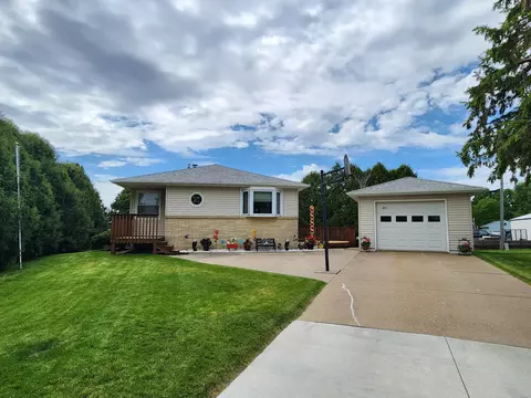 460 2nd St SW, Plainview, MN 55964 photo 3