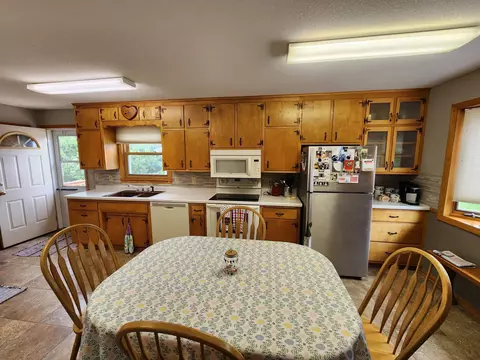 460 2nd St SW, Plainview, MN 55964 photo 17
