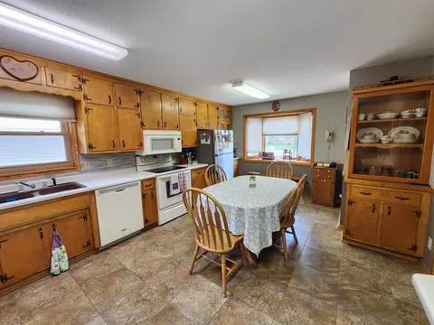 460 2nd St SW, Plainview, MN 55964 photo 15