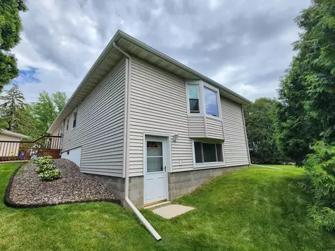 460 2nd St SW, Plainview, MN 55964 photo 9