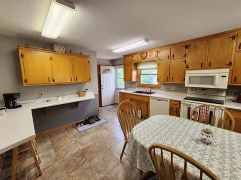 460 2nd St SW, Plainview, MN 55964 photo 16