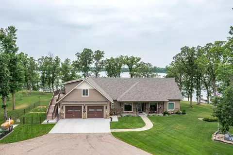 34305 Oak Lake Cir SE, Erskine, MN 56535