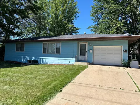 905 12th St SE, Rochester, MN 55904