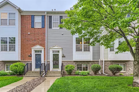 15720 Fox Cir, Apple Valley, MN 55124