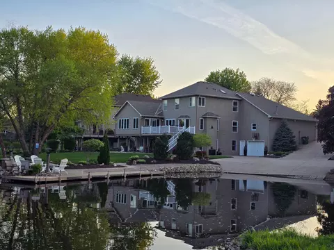 1423 Rosewood Ct, New Brighton, MN 55112