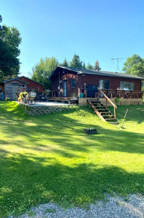 8895 Traders Bay Rd, Walker, MN 56484
