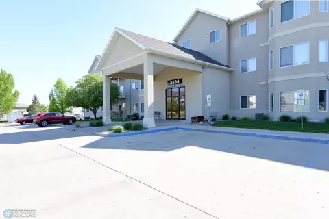 3434 28th St S #208, Fargo, ND 58104