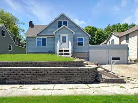 926 Redwood Dr, Fairmont, MN 56031
