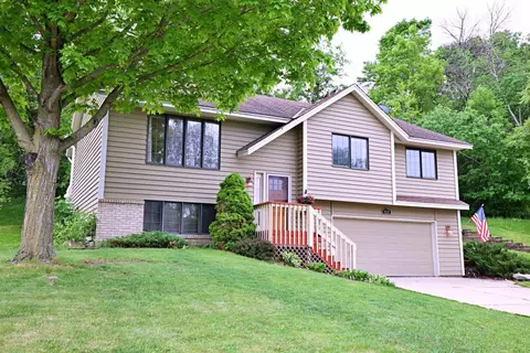 8110 170th St W, Lakeville, MN 55044