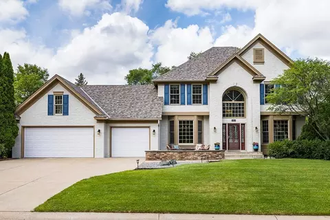 5935 Parkwood Dr, Shoreview, MN 55126
