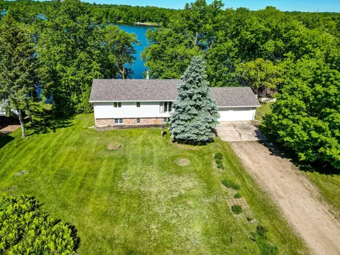3502 Pawnee Dr SE, Alexandria, MN 56308