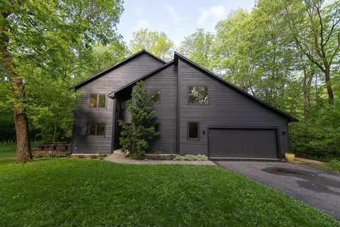 1145 Woodland Trl, Northfield, MN 55057