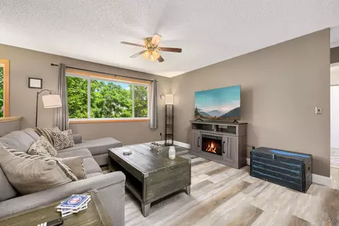 1236 Willow Trl, Farmington, MN 55024
