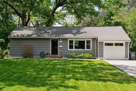 1529 Valders Ave N, Golden Valley, MN 55427