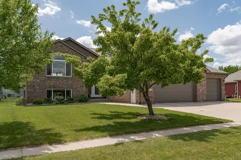 1209 6th St NW, Dodge Center, MN 55927