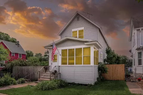 876 Tuscarora Ave, Saint Paul, MN 55102
