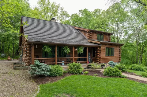 37815 Hillside Dr, Saint Peter, MN 56082