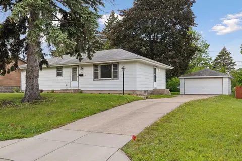 6813 Beard Ave N, Brooklyn Center, MN 55429