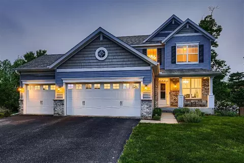 4898 Hamlet Way N, Oakdale, MN 55128