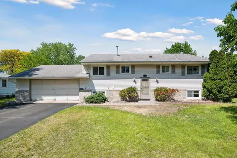 2224 Laramie Trl, Brooklyn Park, MN 55444