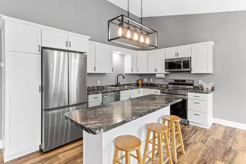 1884 Deer Hills Trl, Eagan, MN 55122 photo 7