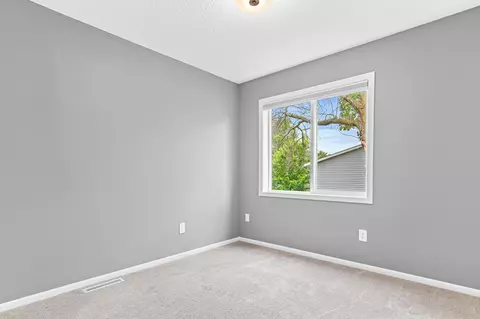 1884 Deer Hills Trl, Eagan, MN 55122 photo 15