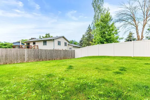 1884 Deer Hills Trl, Eagan, MN 55122 photo 39