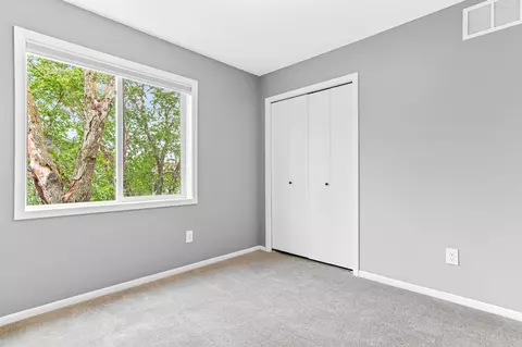 1884 Deer Hills Trl, Eagan, MN 55122 photo 16