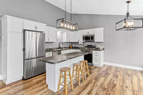 1884 Deer Hills Trl, Eagan, MN 55122 photo 6