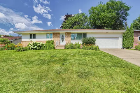 412 Rice Creek Blvd NE, Fridley, MN 55432