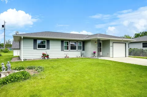 406 13th St NE, Owatonna, MN 55060