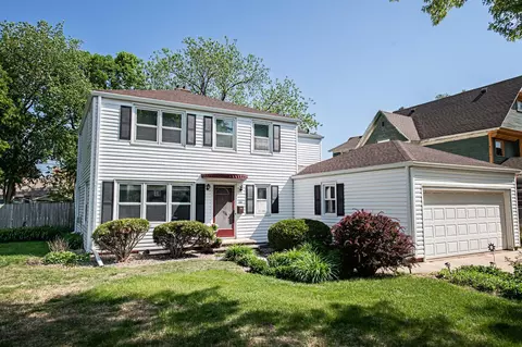 1282 W Broadway St, Winona, MN 55987