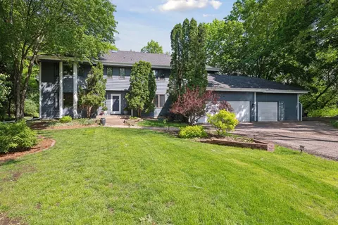 4735 Spring Creek Dr, Deephaven, MN 55331