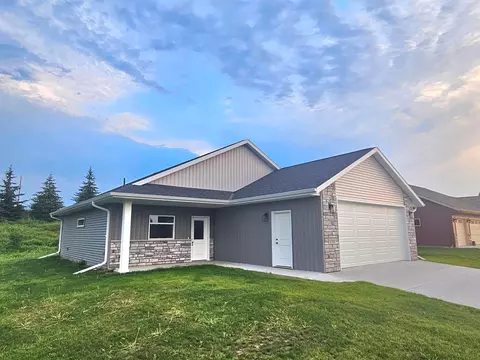110 Par Dr, Albany, MN 56307