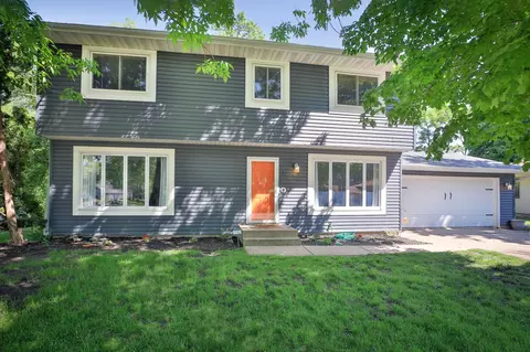 12 Crestview Bay, Faribault, MN 55021