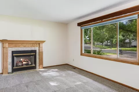 11234 Quebec Ln N, Champlin, MN 55316 photo 4