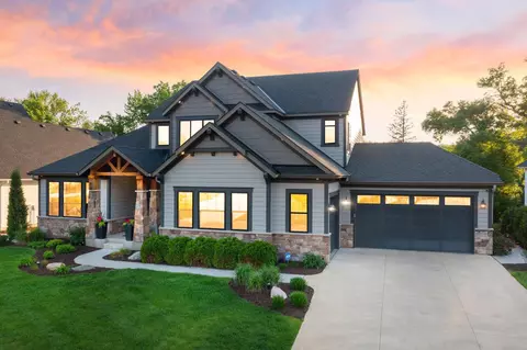 5740 Wooden Cleek Dr, Shorewood, MN 55331