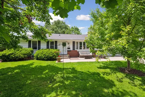 8800 Poplar Bridge Rd, Bloomington, MN 55437