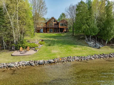 34660 Reginawood Rd, Grand Rapids, MN 55744
