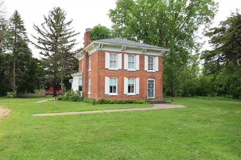 865 Ross Rd, Hudson, WI 54016