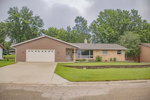 724 Kentucky Ave, Adrian, MN 56110
