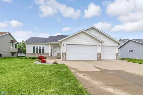4309 52nd St S, Fargo, ND 58104