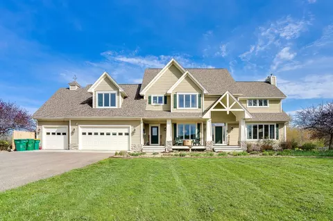 10895 Arcola Trl N, Stillwater, MN 55082