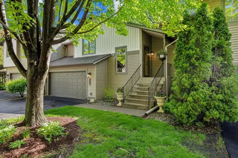 4092 Quantico Ln N, Plymouth, MN 55446