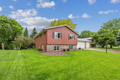 720 Menke Cir, Shakopee, MN 55379