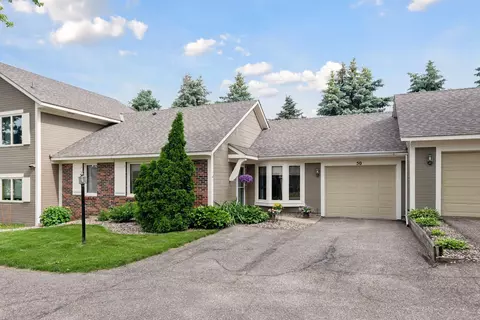 50 Somerset Dr, Waconia, MN 55387
