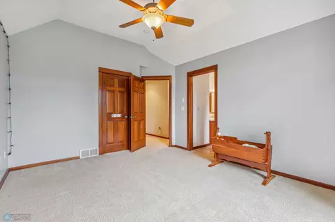 Bedroom - 6904 Maple Ln, Horace, ND 58047 photo 4 of 10