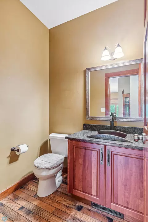 Bath - 6904 Maple Ln, Horace, ND 58047 photo 1 of 8